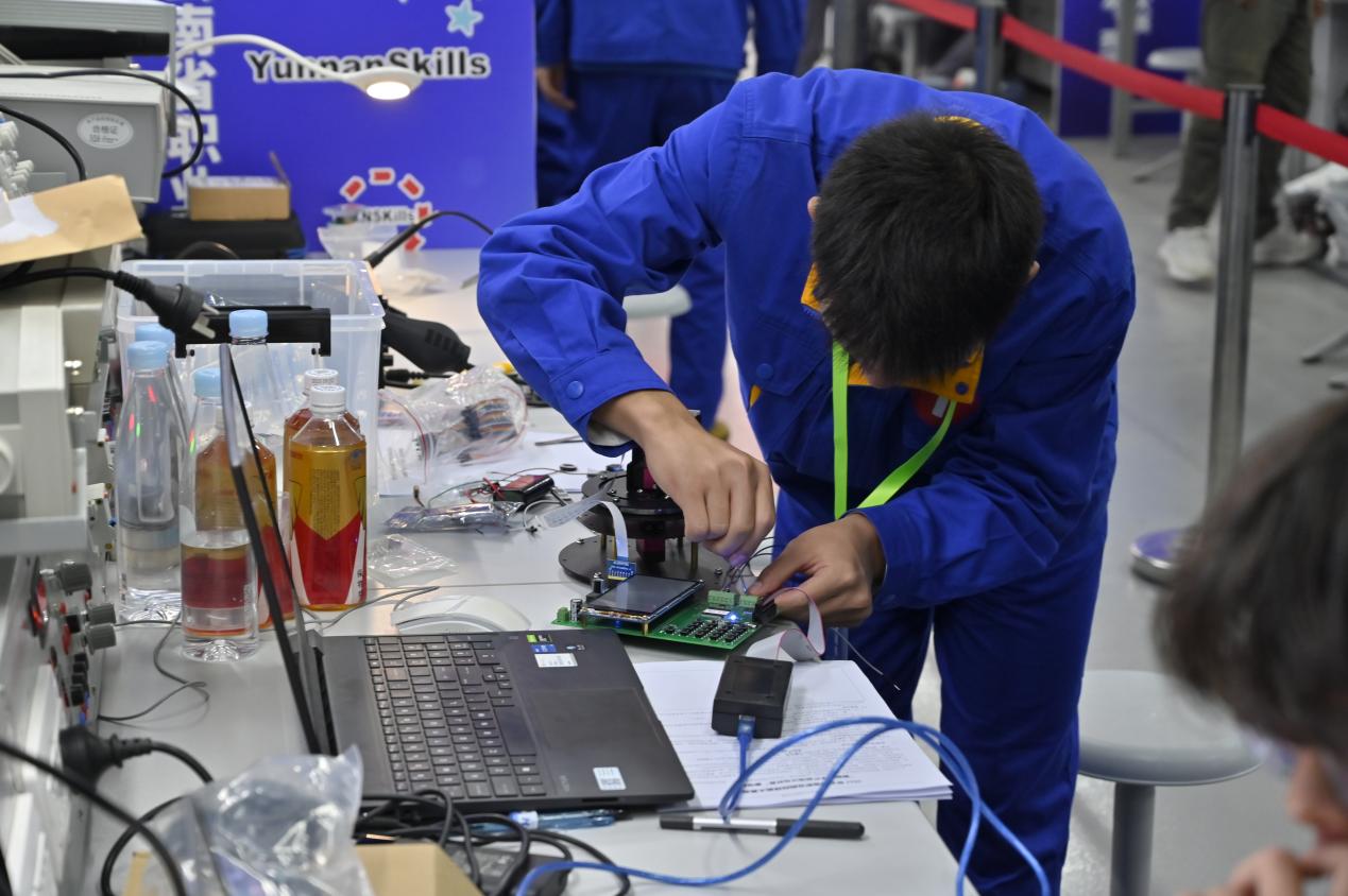 智創(chuàng)未來(lái)，技展風(fēng)采——我校成功承辦2023年云南省職業(yè)院校技能大賽“智能電子產(chǎn)品設(shè)計(jì)與開發(fā)”賽項(xiàng)